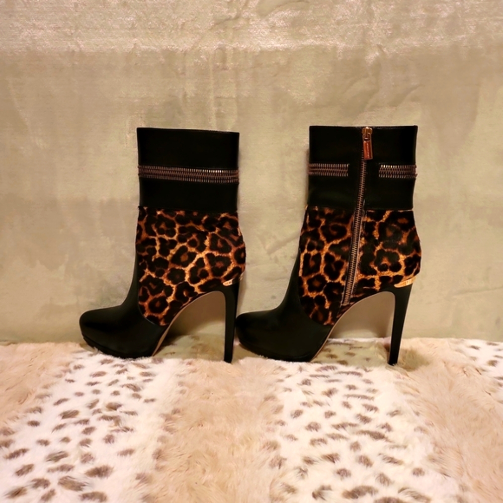 Michael Kors Haya Bootie ~ Printed Calfhair and Leather Sz 7.5